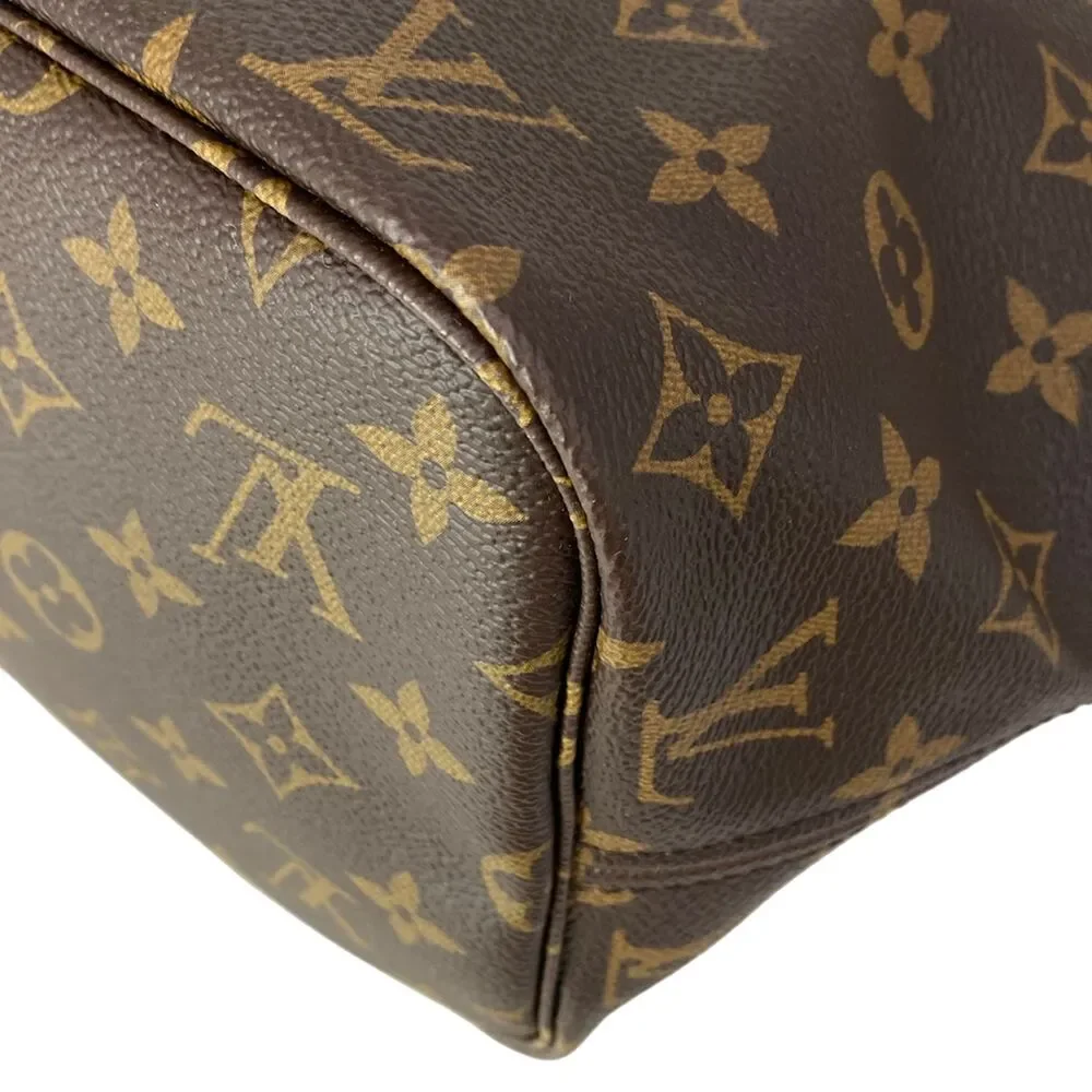 Louis Vuitton Neverfull MM Monogram Tote Bag M46975